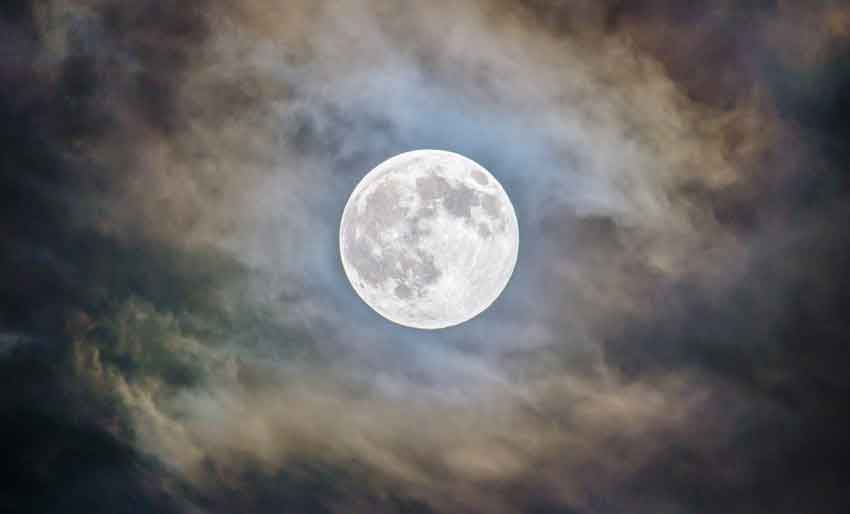 Photo of full moon.